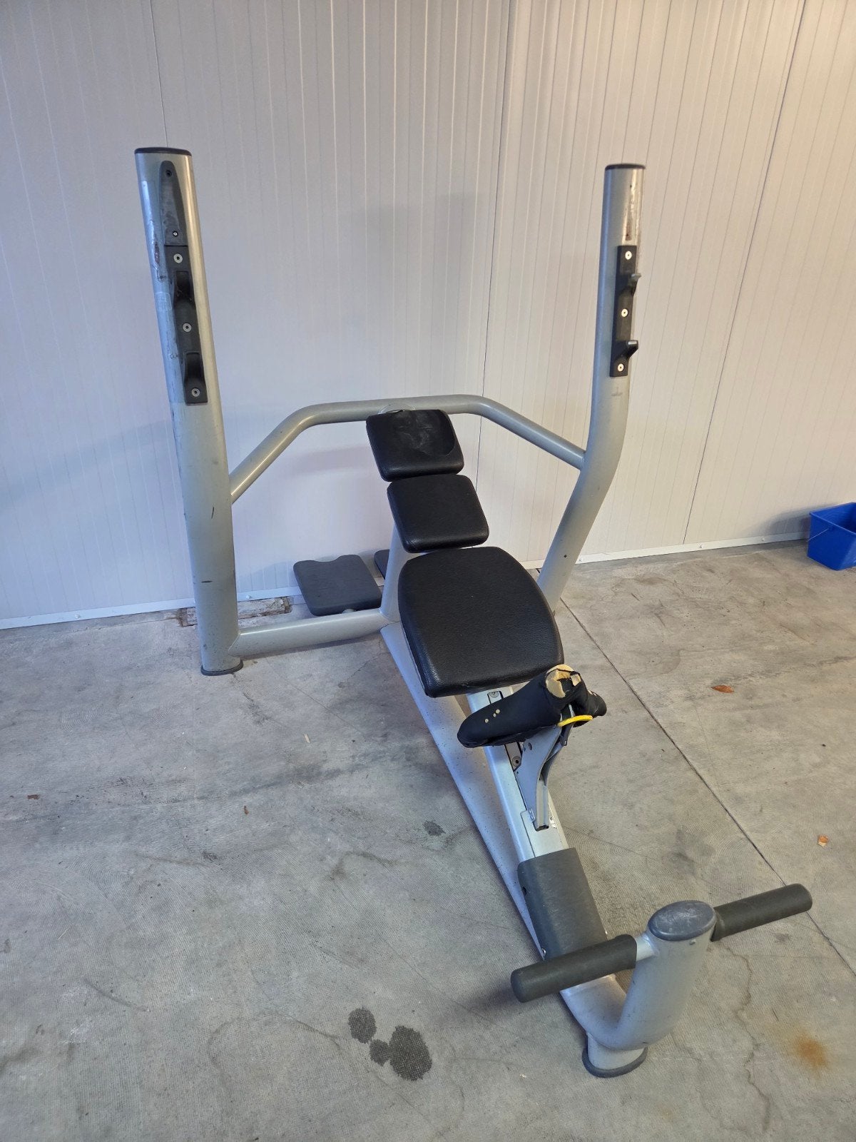 technogym Inclined Bench, Sport en Fitness, Fitnessmaterialen, Ophalen, Fitnessbank