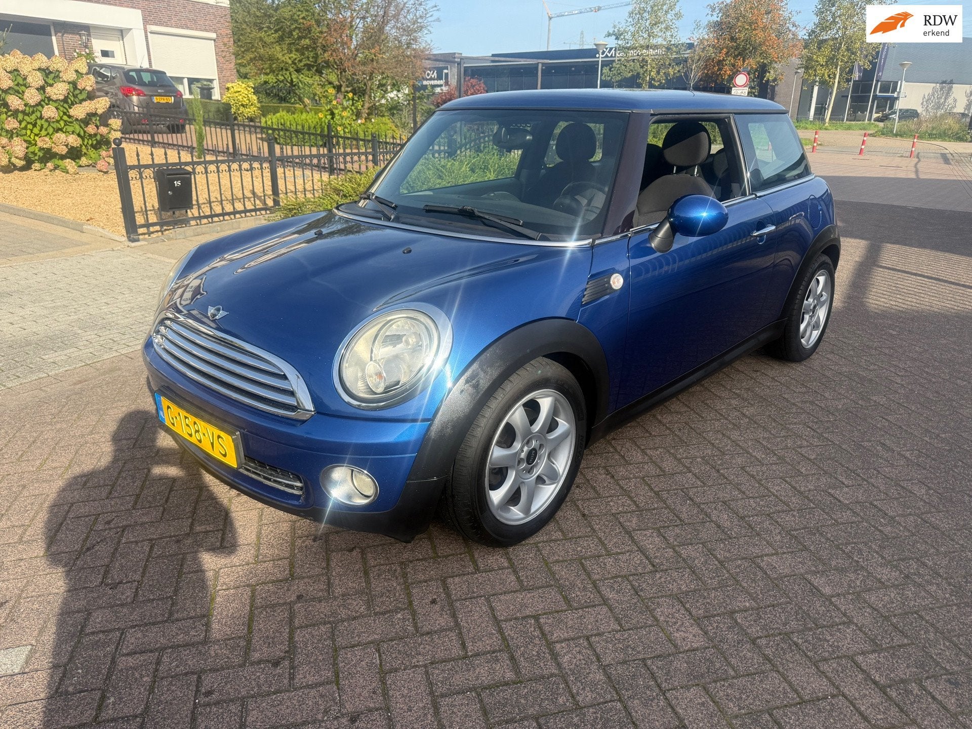 Mini 3-Deurs Cooper ONE *NIEUWE APK*, Auto's, Voorwielaandrijving, Gebruikt, 49 €/maand, Bedrijf