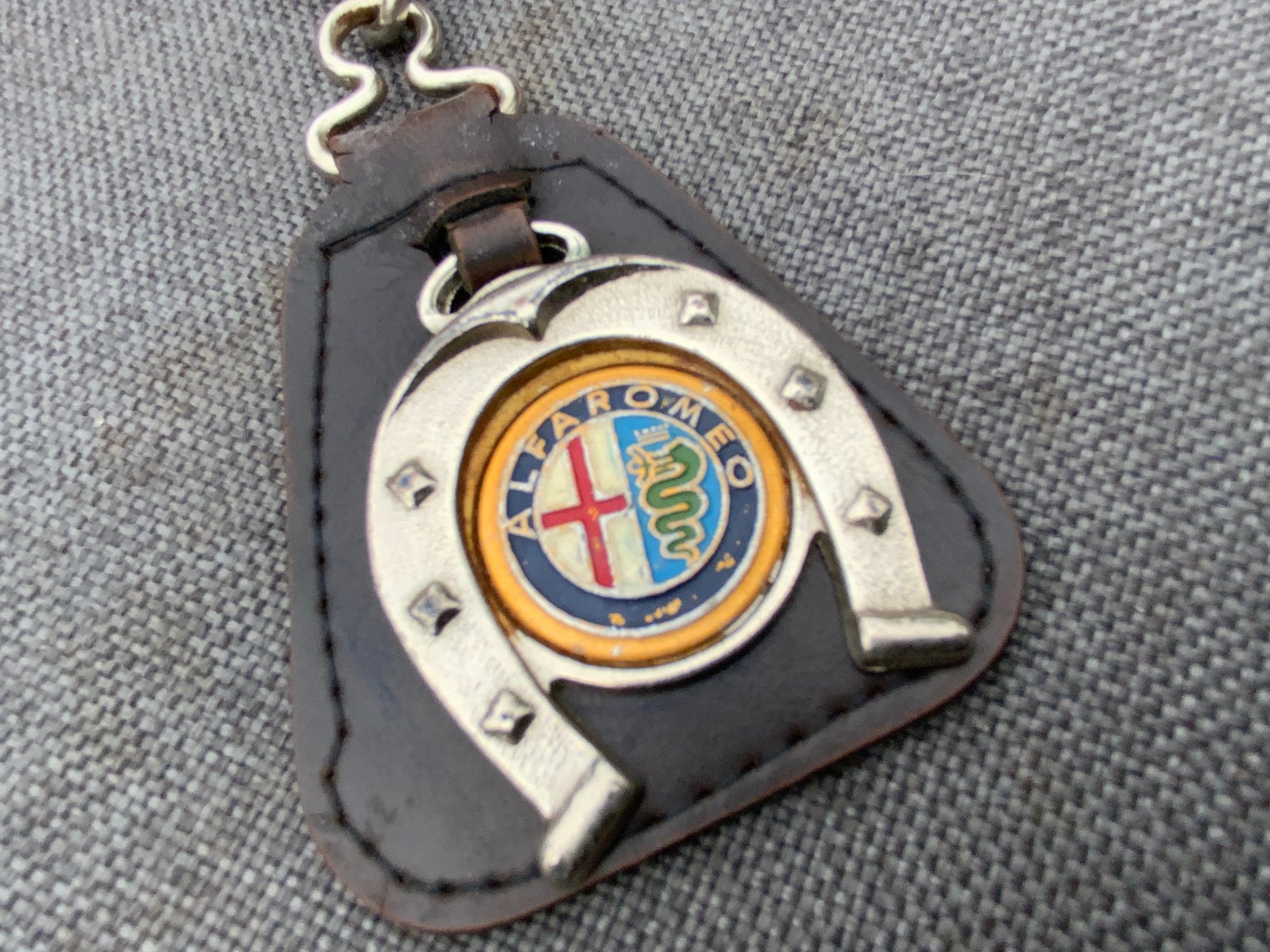 Vintage Alfa Romeo Sleutelhanger, Verzamelen, Ophalen of Verzenden, Zo goed als nieuw, Merk