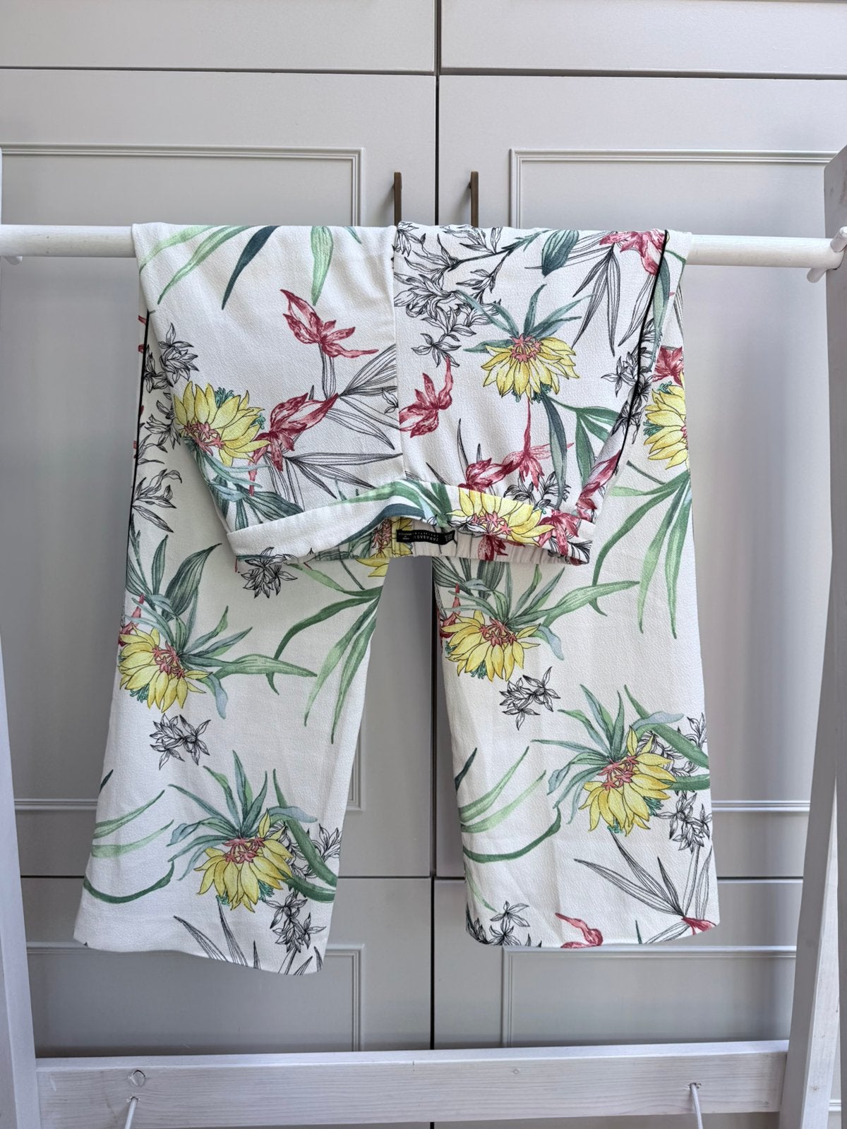 Zara broek pantalon met bloemen maat s, Maat 38/40 (M), Meerkleurig, Ophalen of Verzenden, Zo goed als nieuw