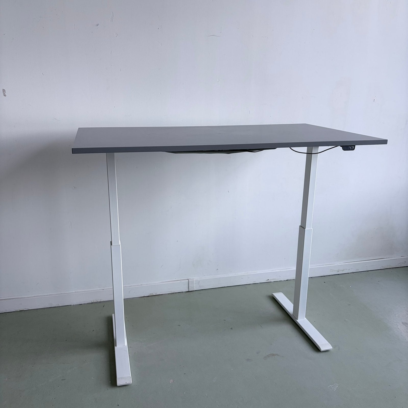 IKEA RODULF - Elektrisch zit-sta bureau - 140x80cm, Huis en Inrichting, Bureaus, Ophalen, Zit-sta bureau, Metaal, Zo goed als nieuw