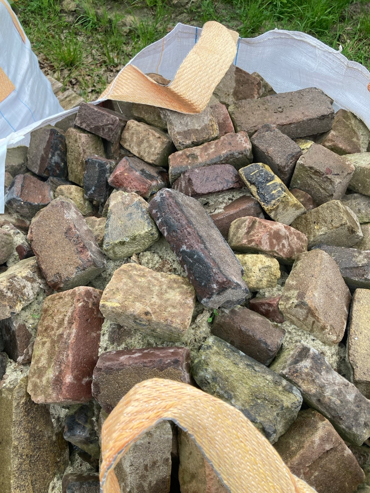 Gebakken oude waaltjes in bigbags (ca. 5-6 m² per bigbag), Tuin en Terras, Ophalen, Gebruikt, Keramiek, Klinkers