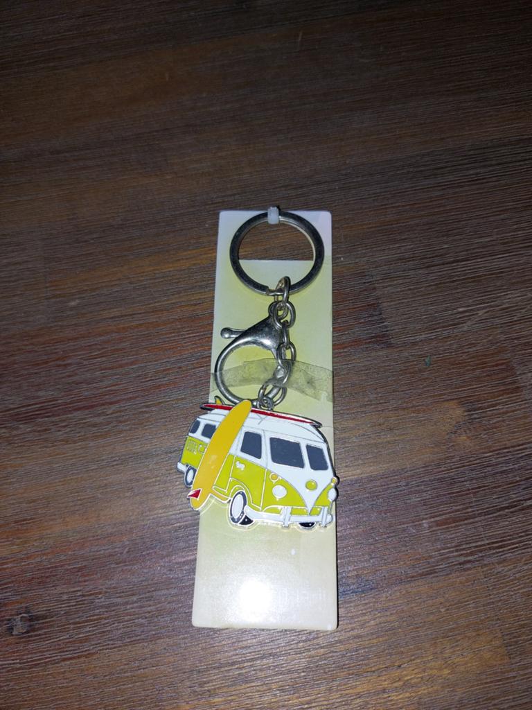 Nieuwe Sleutelhanger Volkswagen Busje met Surfplank, Verzamelen, Sleutelhangers, Nieuw, Transport, Ophalen of Verzenden