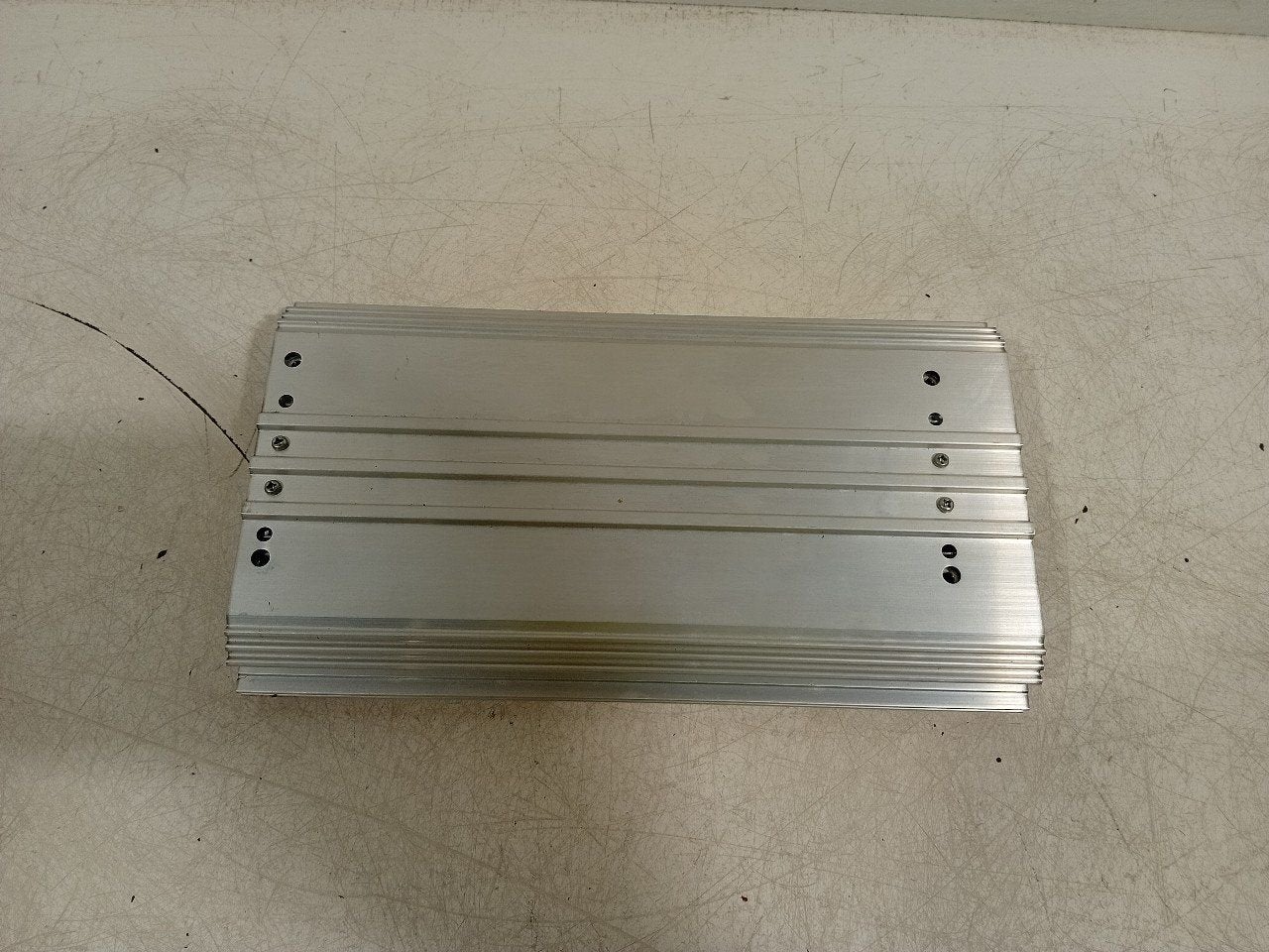 Versterker Mitsubishi Outlander, Ophalen of Verzenden, Van der Ven Autorecycling B.V., Onderdelen@venauto.nl, Ettenseweg 76, 4706 PB Roosendaal, The Netherlands
