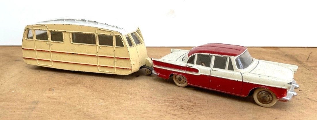 Dinky Toys Simca Chambord met caravan - Vintage, Antiek en Kunst, Ophalen of Verzenden