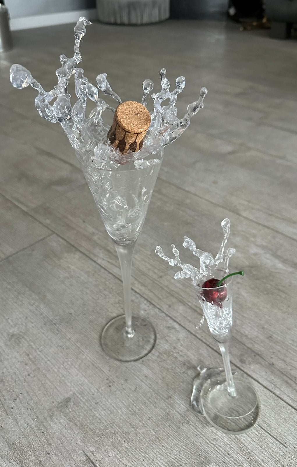 2 “champagne” decoratie glazen met “splash” effect, Meerkleurig, Overige stijlen, Ophalen of Verzenden, Zo goed als nieuw