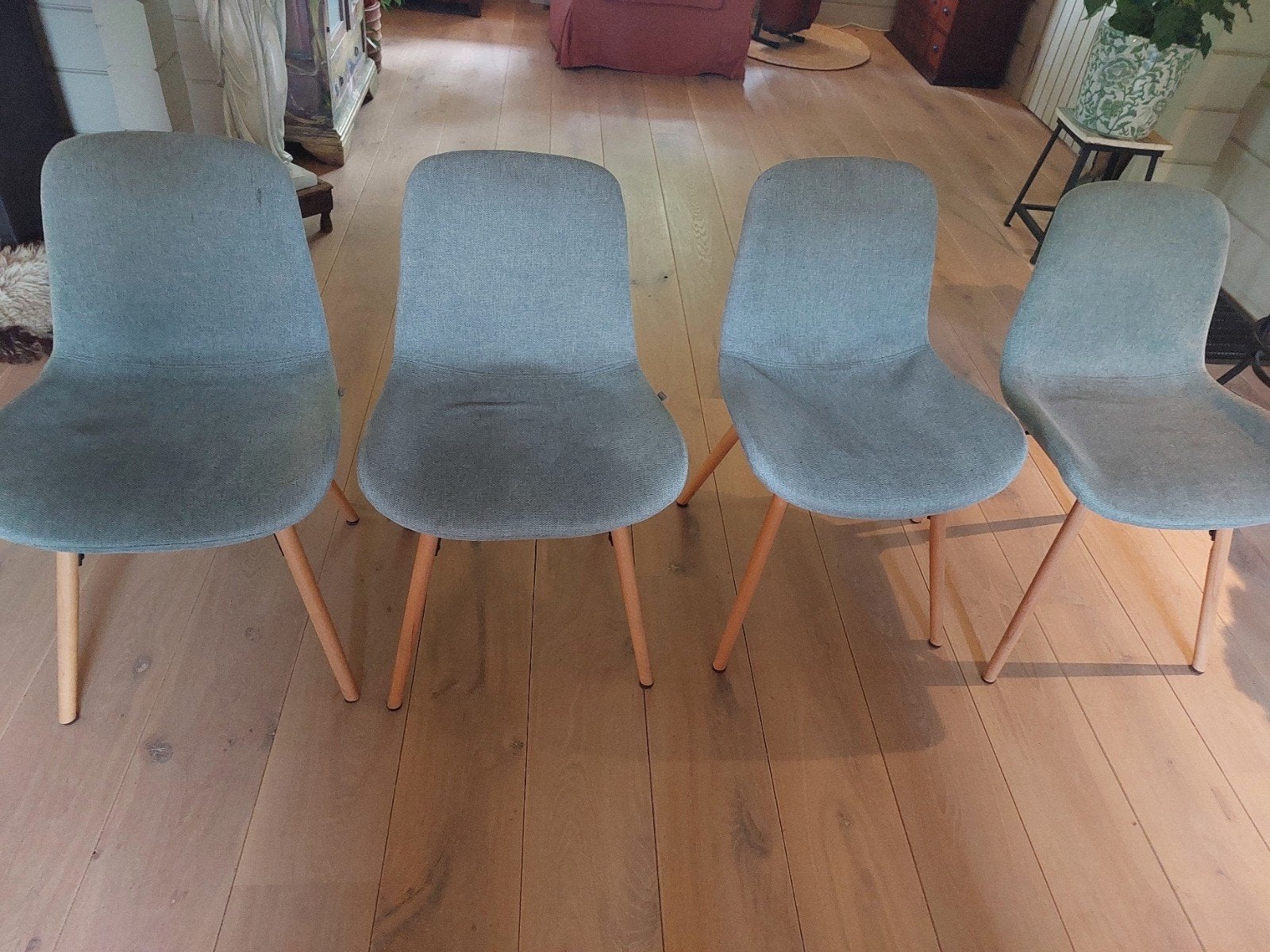 Set van 4 Blatt. stoelen - Zachtgroen met houten poten, Huis en Inrichting, Stoelen, Zo goed als nieuw, Overige kleuren, Ophalen