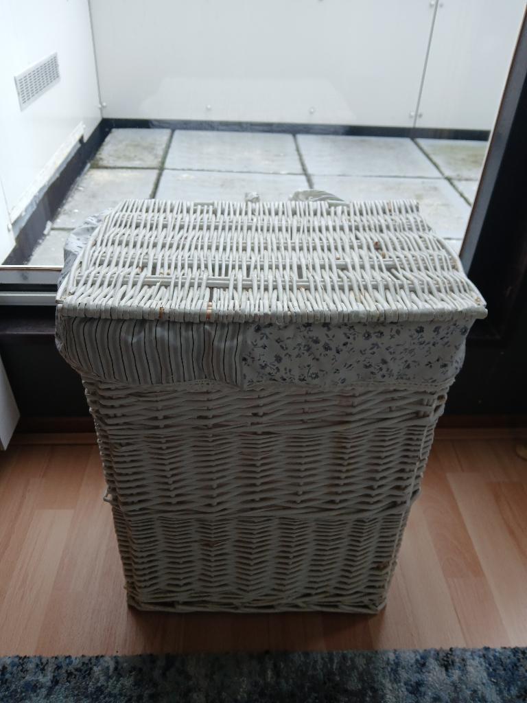 Rieten wasmand, Ophalen, Gebruikt, Mand, Riet