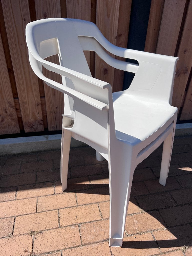 2 kuipstoelen tuinstoelen kunststof wit nette staat Elst (U), Kunststof, Zo goed als nieuw, Stoel, Tuinset