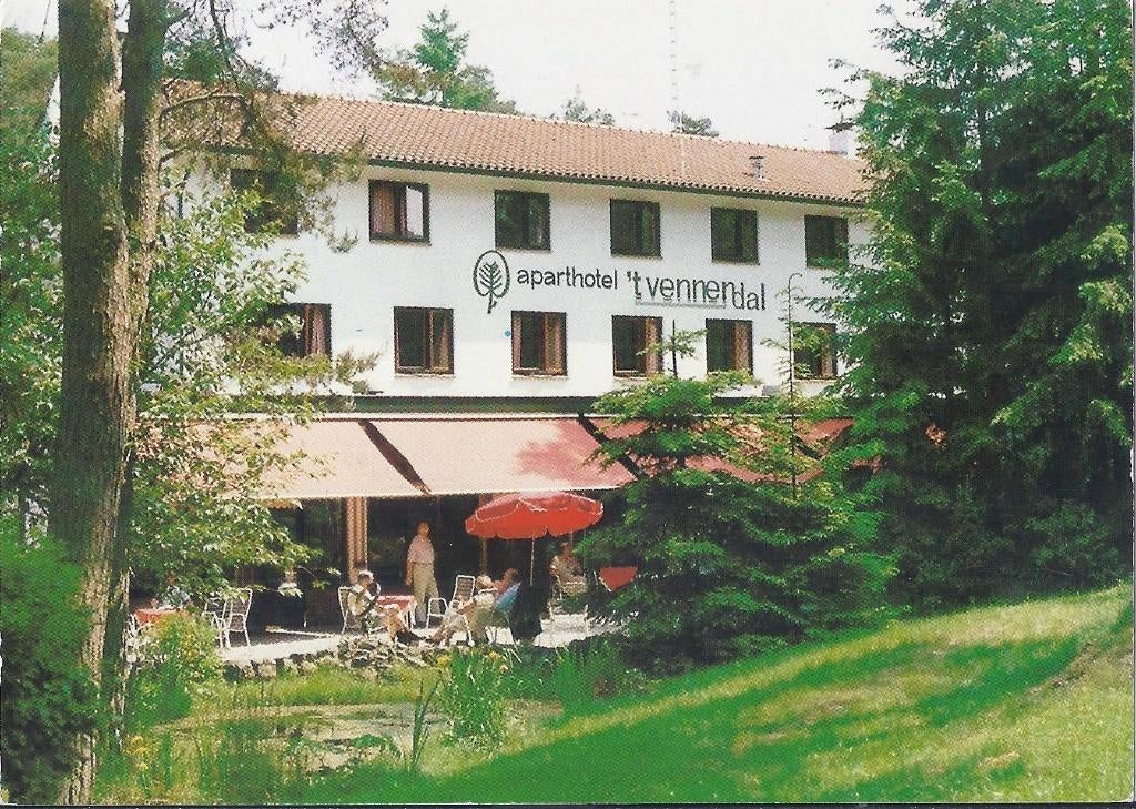 Nunspeet Aparthotel 't Vennendal Ansichtkaart (A679) gelopen, Ophalen of Verzenden, 1960 tot 1980, Gelopen, Gelderland