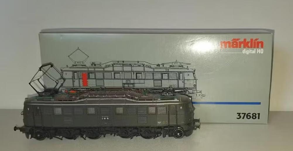 Marklin HO 37681 - Analoge 3-rail gelijkstroom E Loc BR E 18, Ophalen of Verzenden, Zo goed als nieuw, Märklin, Gelijkstroom