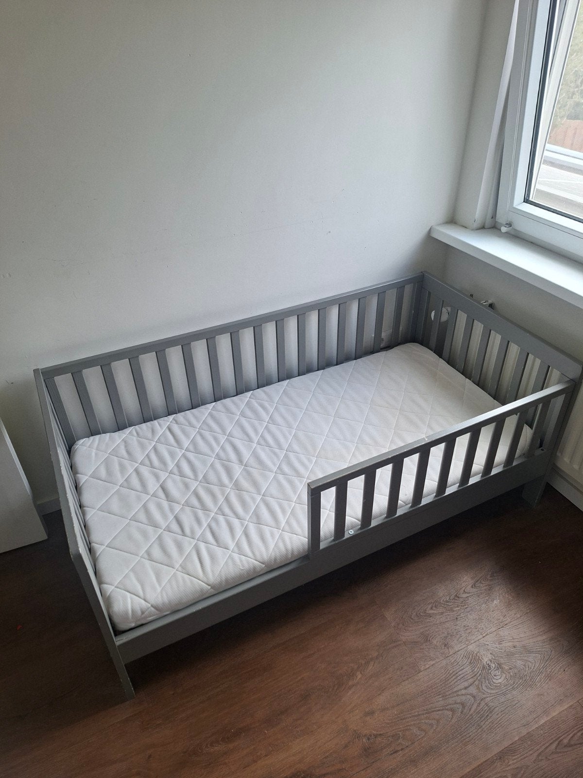 Petit Amelie peuterbed, Kinderen en Baby's, Kinderkamer | Bedden, Gebruikt, 140 tot 160 cm, 70 tot 85 cm, Lattenbodem, Matras