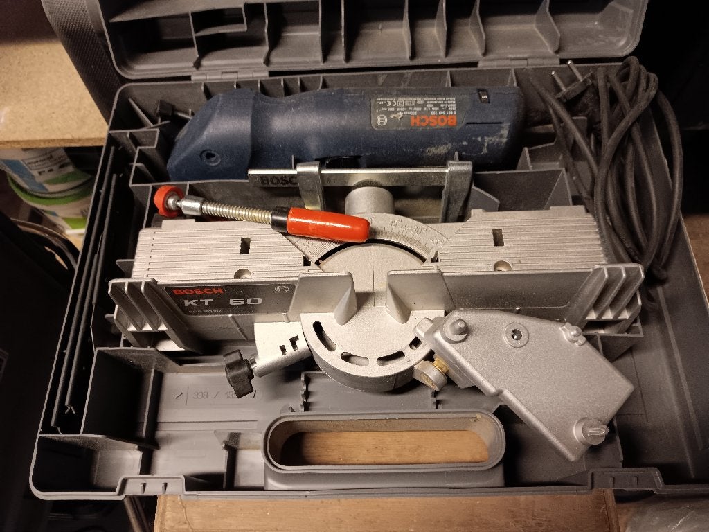 Bosh Verstekzaag Electrisch, Ophalen, Zo goed als nieuw, Afkortzaag, 30 tot 70 mm