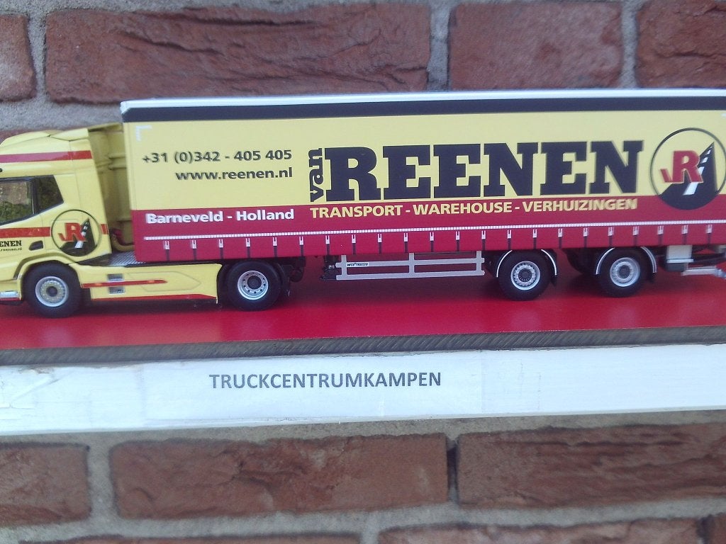 WSI  Daf  XD  SH  4 x 2  van  van  Reenen.