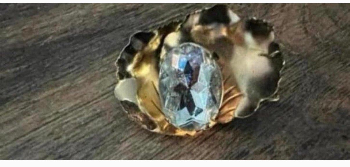 Vintage broche 3,5-2,5 cm, Ophalen of Verzenden, Zo goed als nieuw, Overige materialen