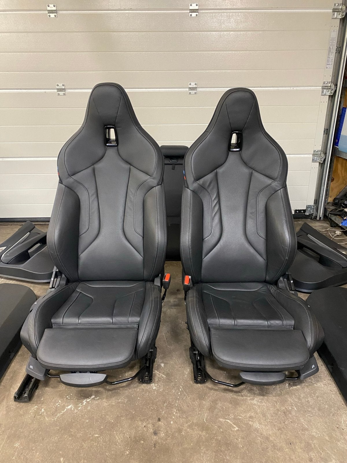 BMW M135i Lederen Sport Interieur + Deurpanelen, Stoelverwar, Ophalen, Gebruikt