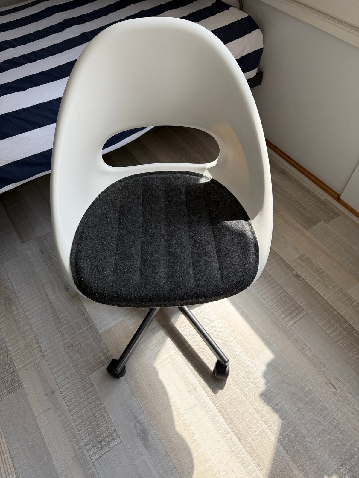 Ikea bureaustoel Loberget/ Malskär, Huis en Inrichting, Bureaustoelen, Ophalen, Zo goed als nieuw, Wit, Bureaustoel