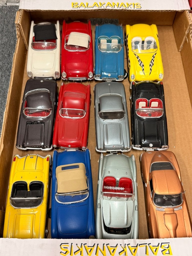 82x Corvette C1 C2 C3 C4 C5 gebouwde kits Revell etc lot, Ophalen, Gebruikt, Auto, Revell