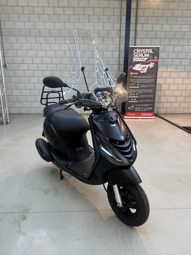 Piaggio • Zip SP Custom Full Option E5 • Mat Zwart • 45 km/h, Fietsen en Brommers, Snorfietsen en Snorscooters, Zo goed als nieuw
