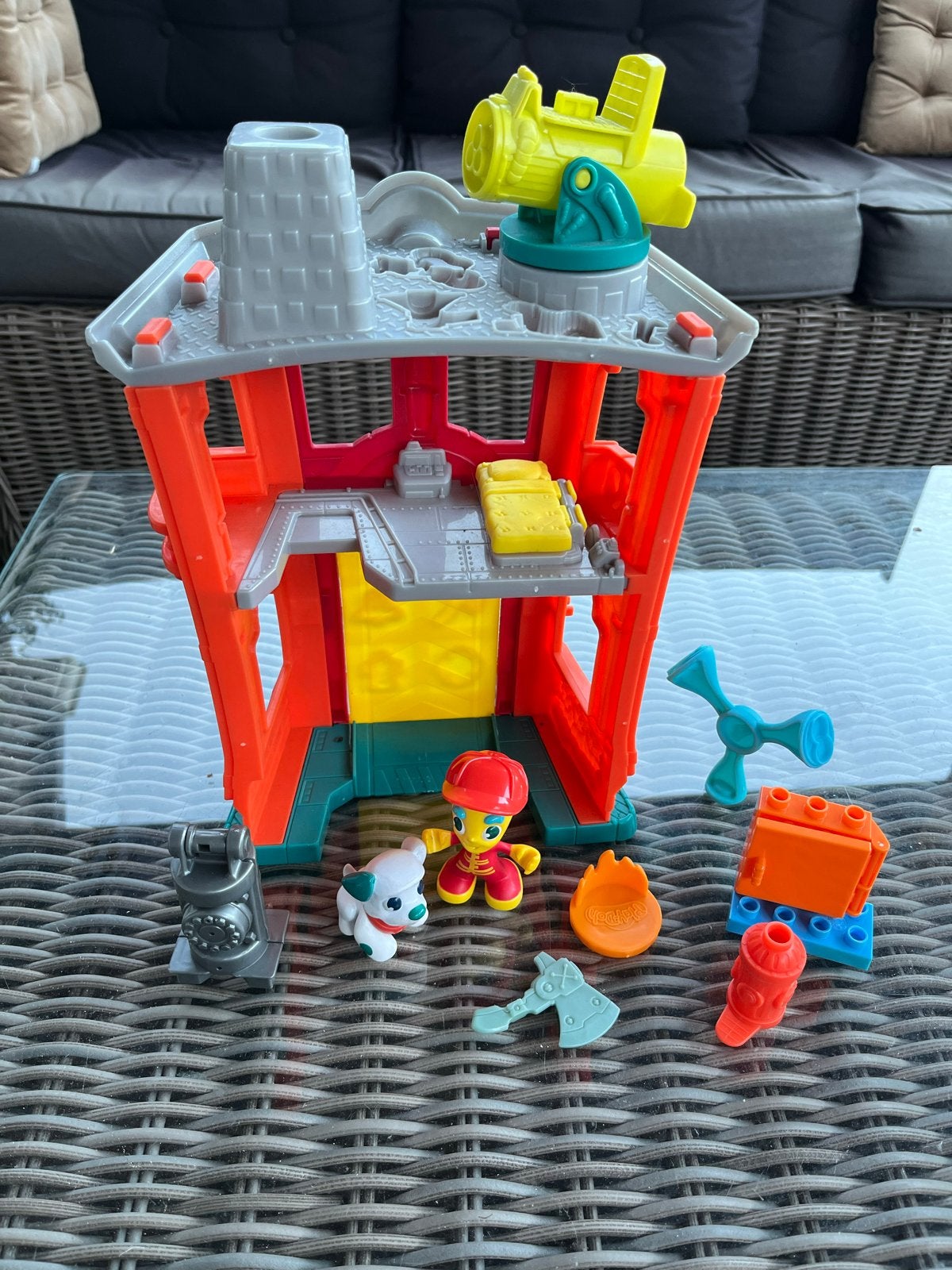 Play-Doh Brandweerkazerne Speelset met Accessoires, Ophalen of Verzenden, Gebruikt, Jongen of Meisje