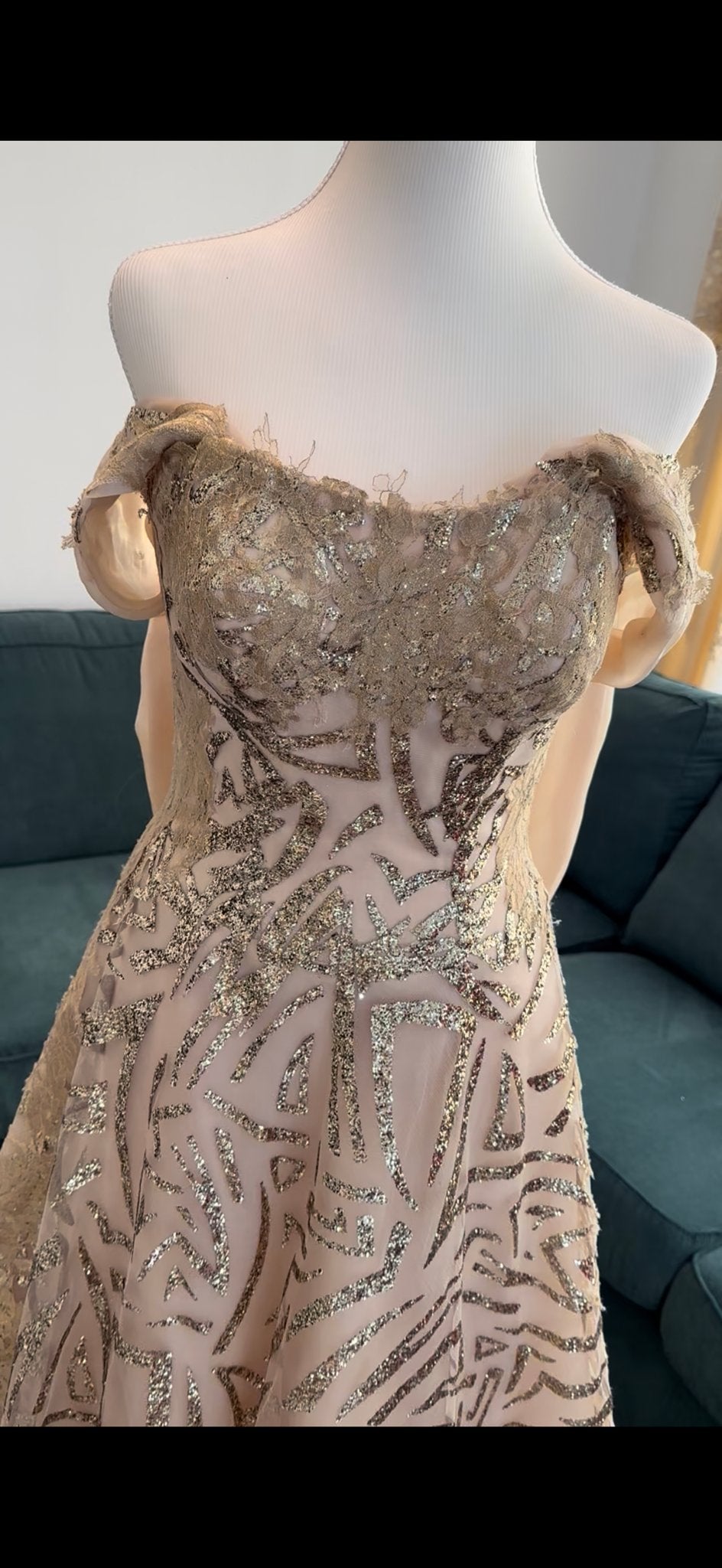 Prachtige Galajurk Goud/Beige met Glitterdetails, Kleding | Dames, Gelegenheidskleding, Galajurk, Ophalen of Verzenden, Zo goed als nieuw