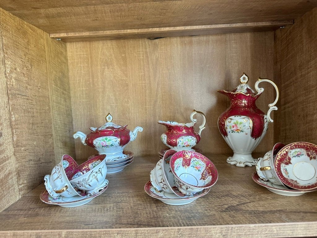 Santa Clara M.A.H. Vigo porseleinen koffieservies rood/goud, Antiek en Kunst, Ophalen