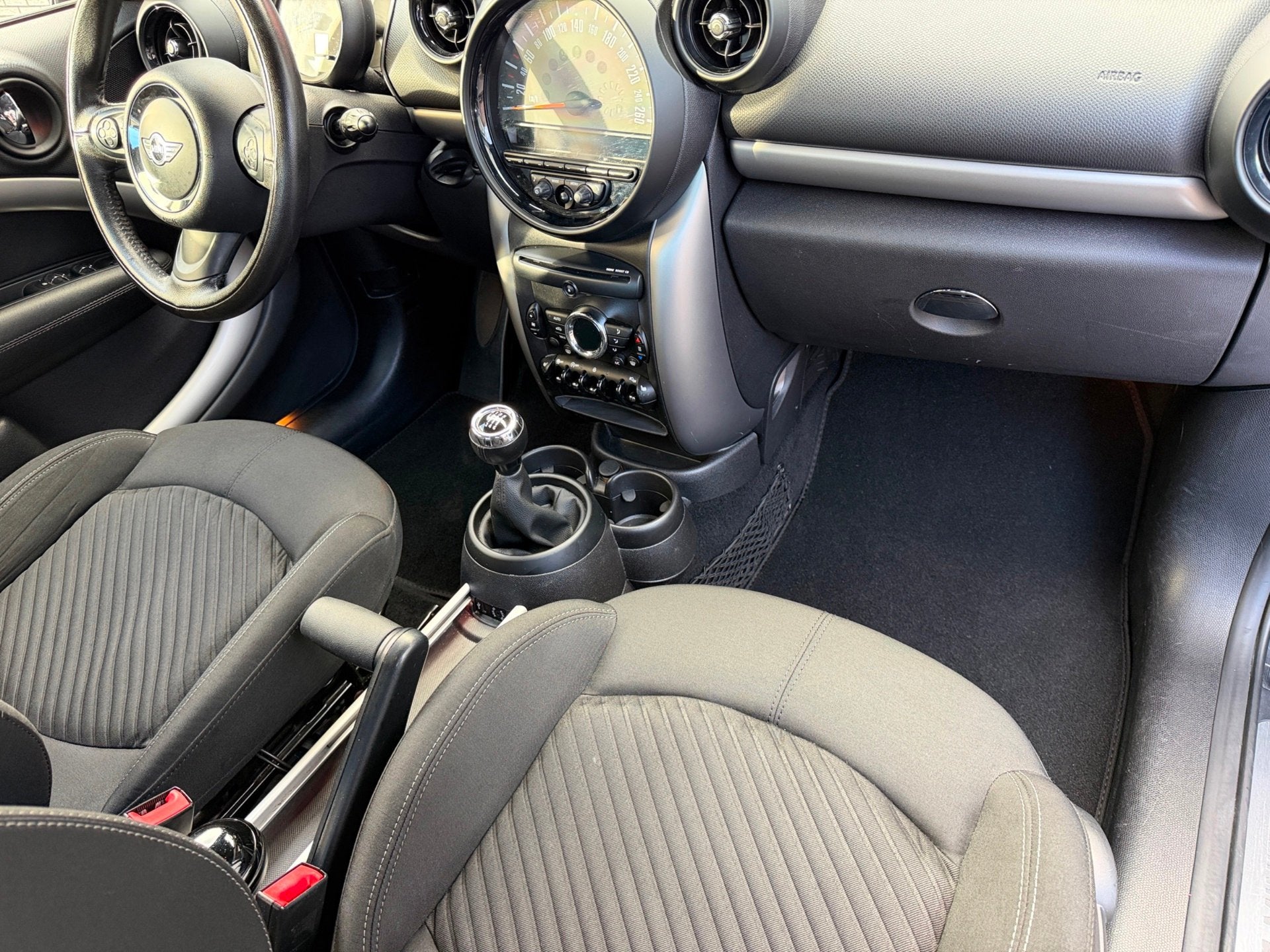 Mini Countryman 1.6 Cooper Chili 2015 117.268KM, Voorwielaandrijving, Stof, Gebruikt, Met garantie (alle)