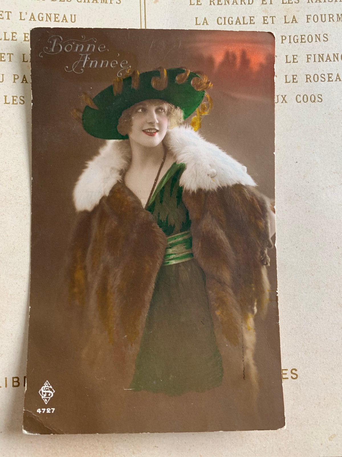 30-12-1920 Bonne Année - dame met bontjas en hoed (PP), Ophalen of Verzenden, 1920 tot 1940, Gelopen, Feest(dag)