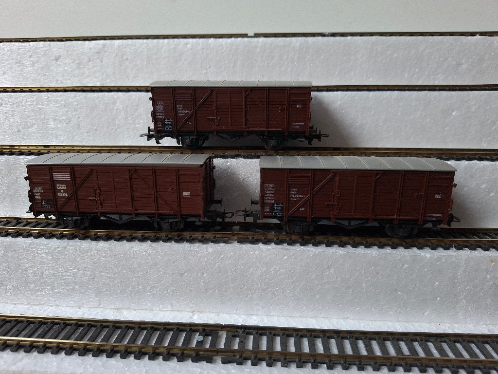 Roco H0 4315 - 3x Gesloten goederenwagon in OVP, Gelijkstroom, Wagon, Ophalen of Verzenden, Zo goed als nieuw