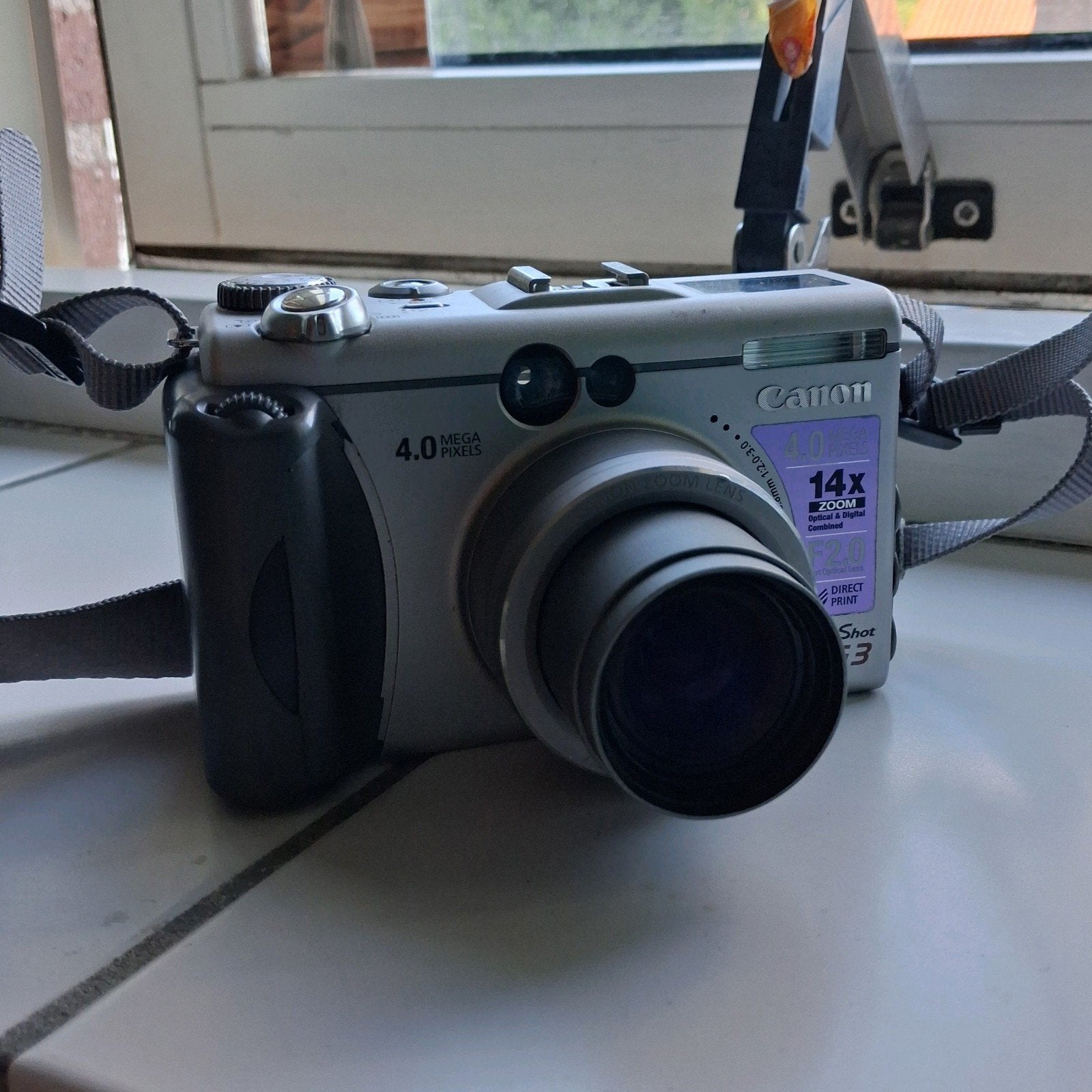 Camera canon + lens en camera tasje, Audio, Tv en Foto, Fotocamera's Digitaal, Ophalen, Geheugenkaart, Canon, Kantelbaar/draaibaar scherm