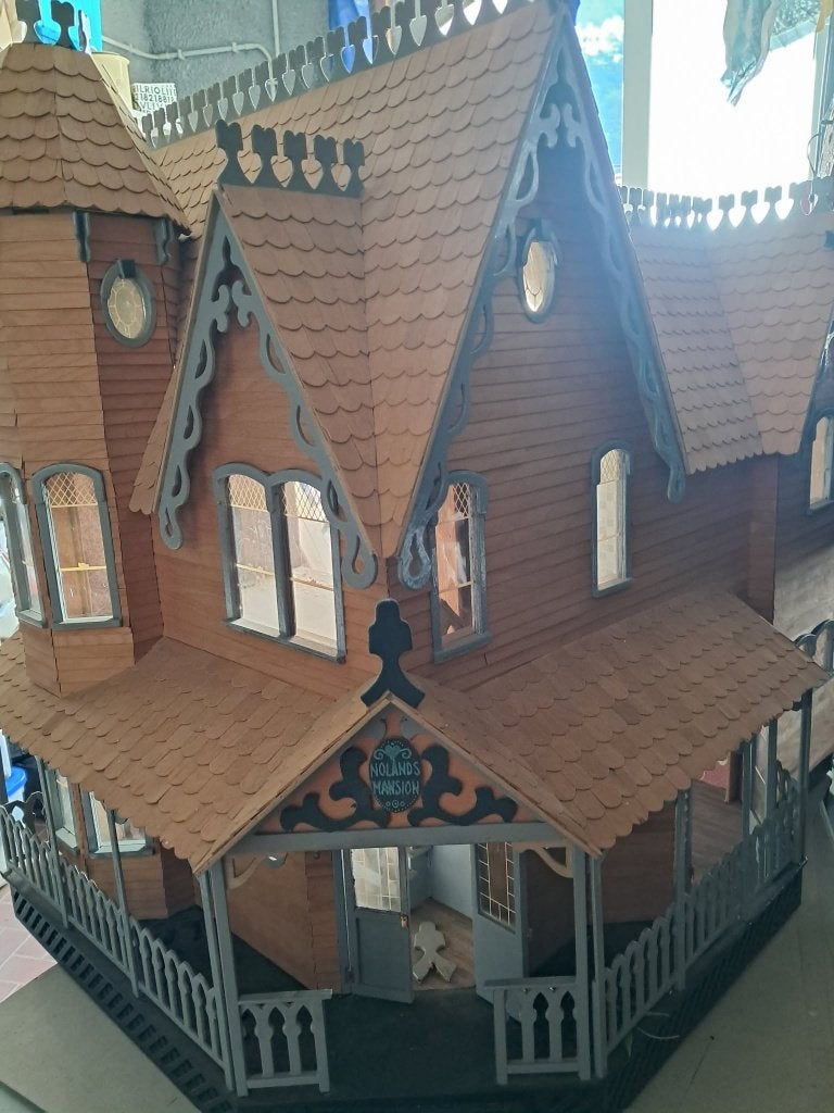 Heel groot victoriaans poppenhuis, Ophalen, Gebruikt