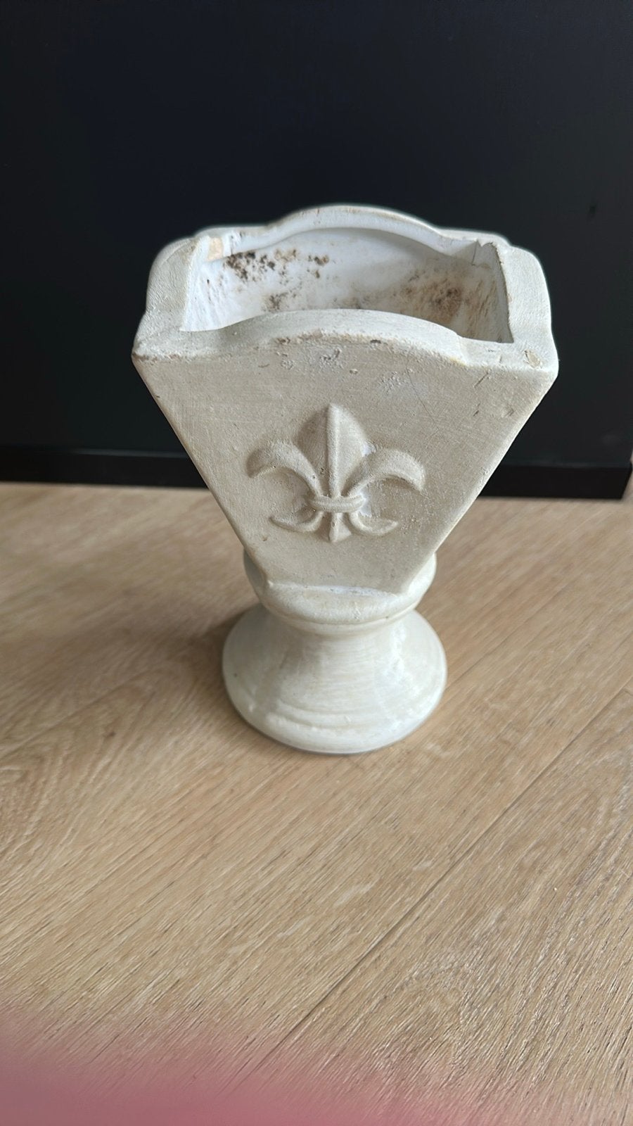 Decoratieve bloempot met Franse Lelie, Gebruikt, Binnen, Ophalen of Verzenden, Overige vormen