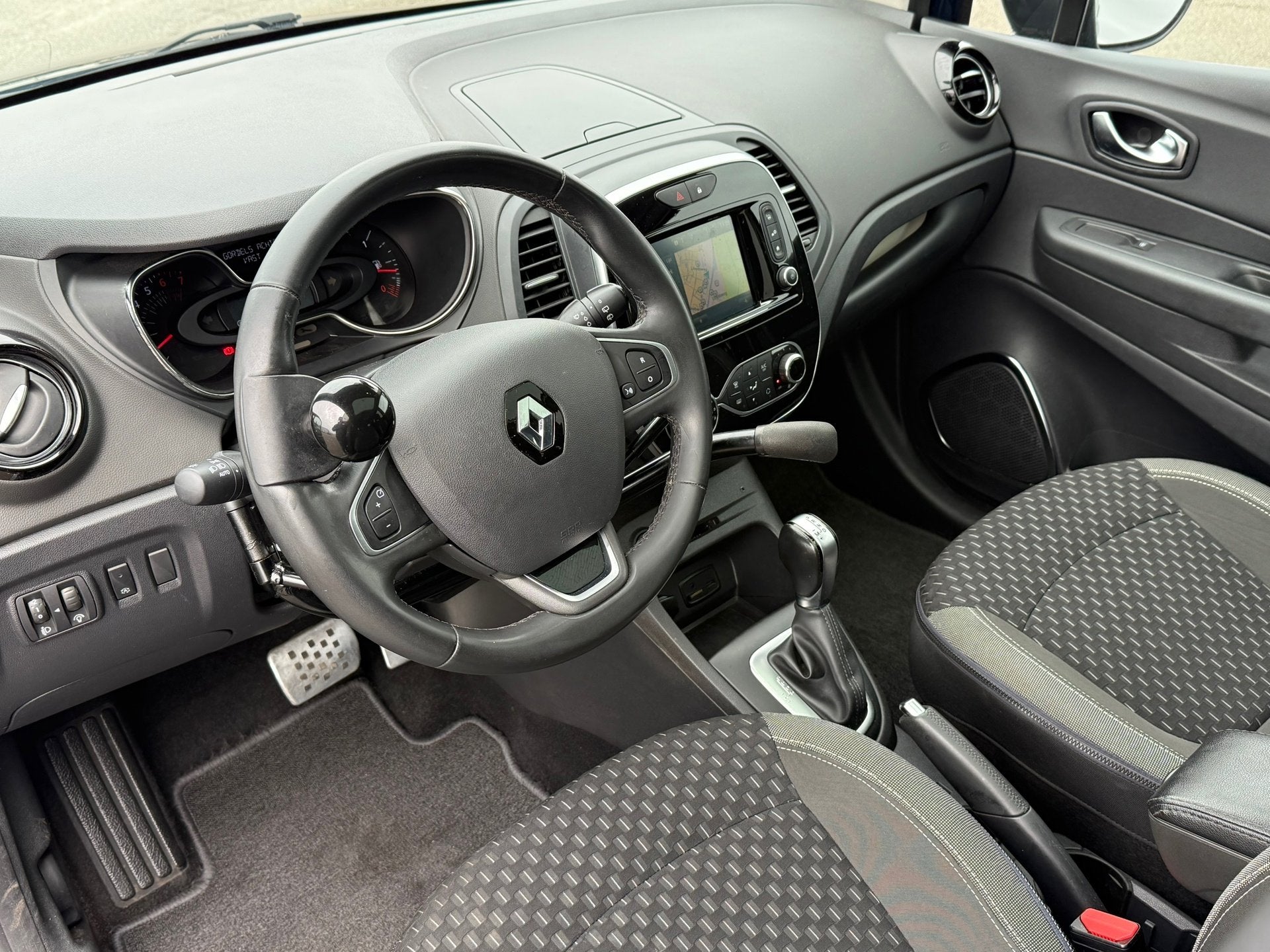 Renault Captur 1.3 TCe Intens Handgas + Handrem aanpassing |, Auto's, Stof, Gebruikt, Euro 6, 4 cilinders