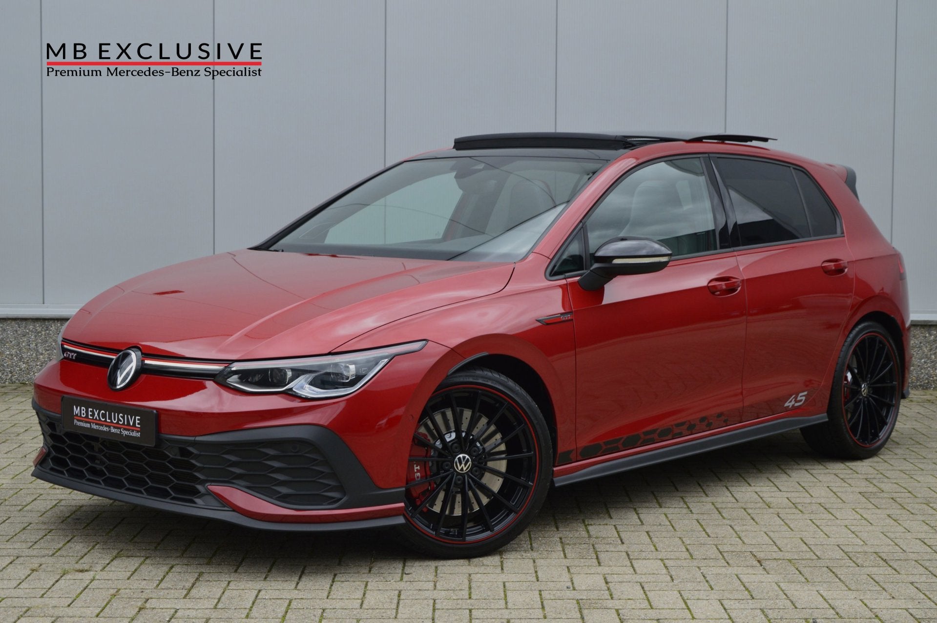 Volkswagen Golf 8 2.0 GTI Clubsport 45 Jahre Akra DSG7 2021, Dealer onderhouden, Gebruikt, Zwart, 4 cilinders