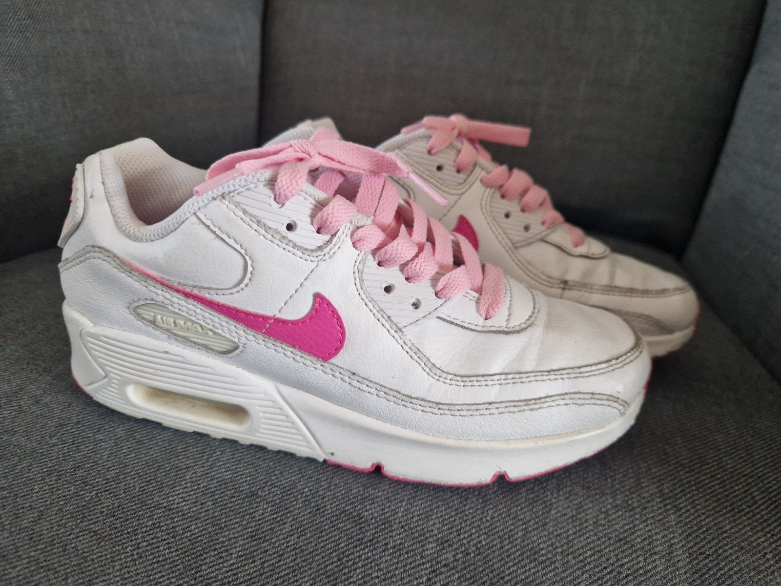 Nike Air Max 90 sneakers wit/roze - Maat 35, Meisje, Sportschoenen, Ophalen of Verzenden, Zo goed als nieuw