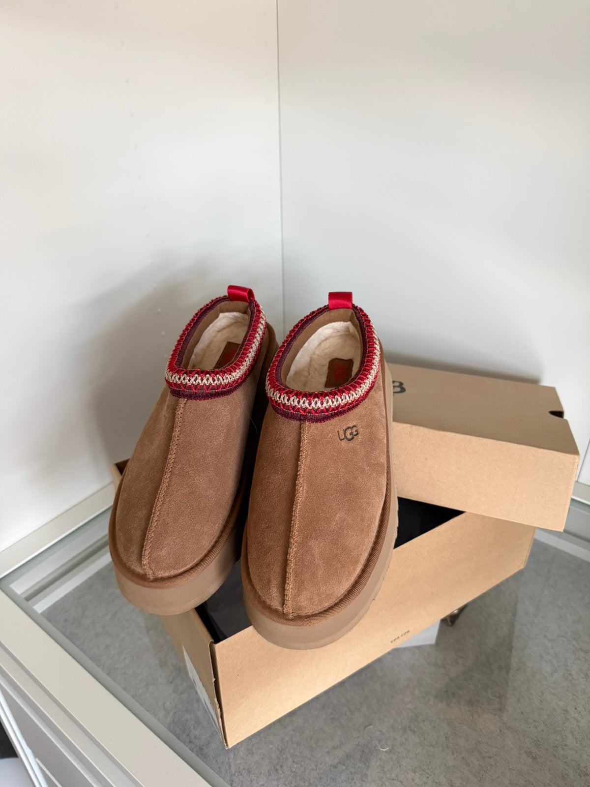 UGG Boots – nieuw en ongedragen – huidige collectie, Ophalen of Verzenden, Nieuw, Bruin