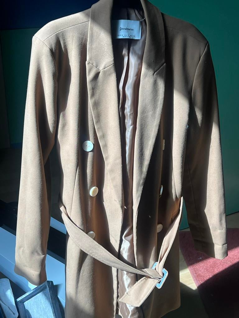 Bijna gratis Stradivarius Trenchcoat Beige Maat S moet weg, Ophalen of Verzenden, Zo goed als nieuw, Maat 36 (S), Beige