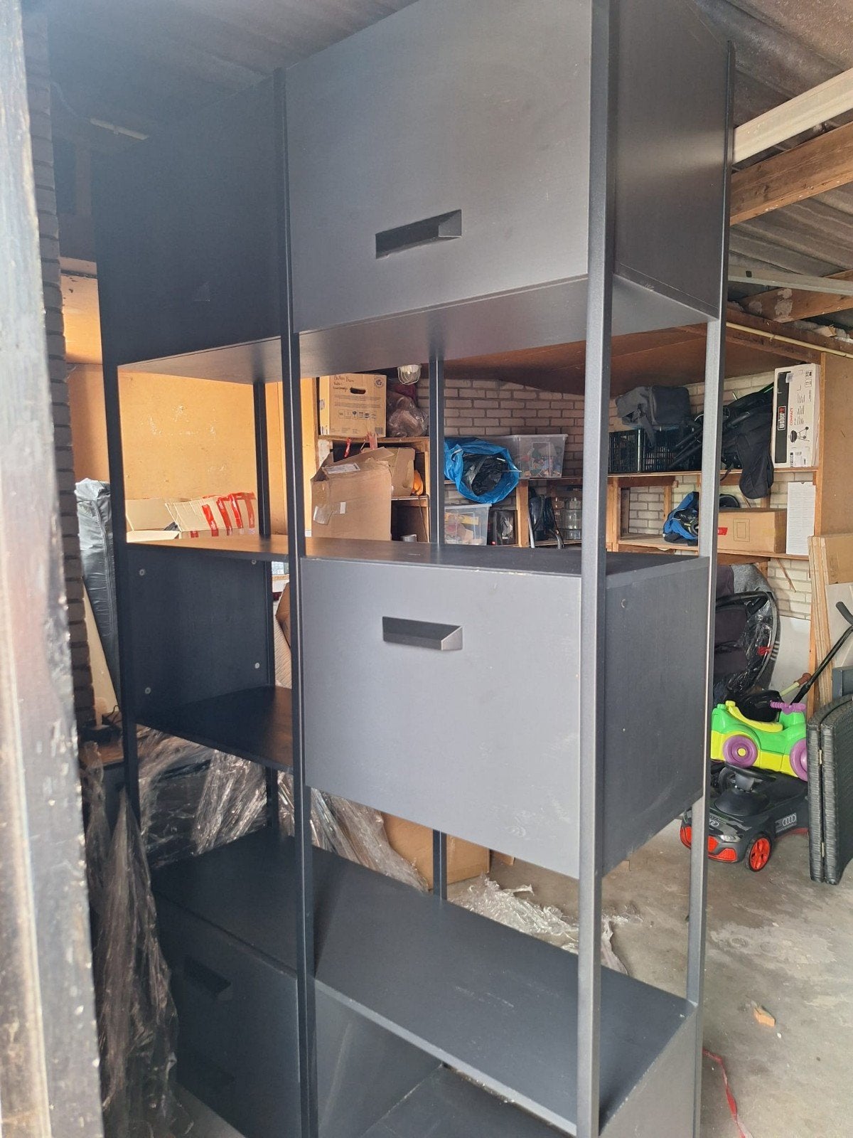 Zwart open vakkenkast met lades - Modern en functioneel, Gebruikt, Modern, Industrieel, 200 cm of meer, 25 tot 50 cm