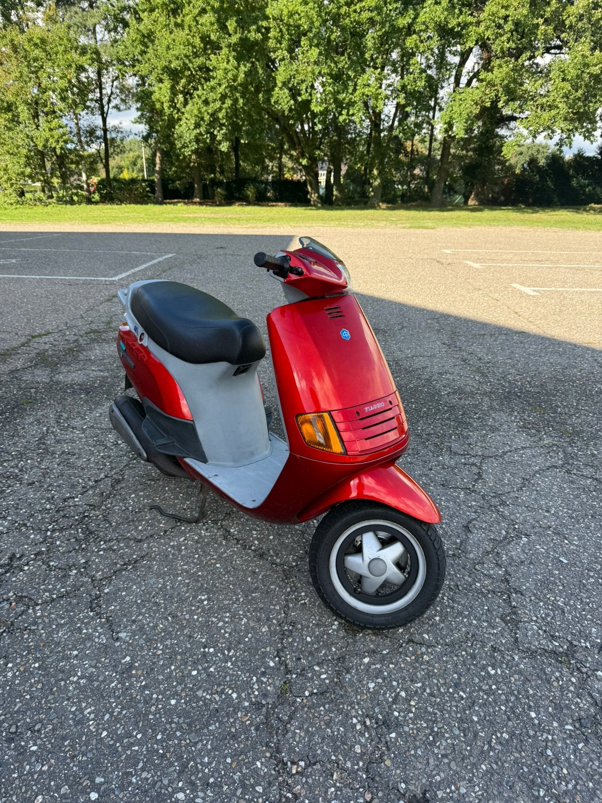 Foto 2 van Piaggio skr125 2t duits