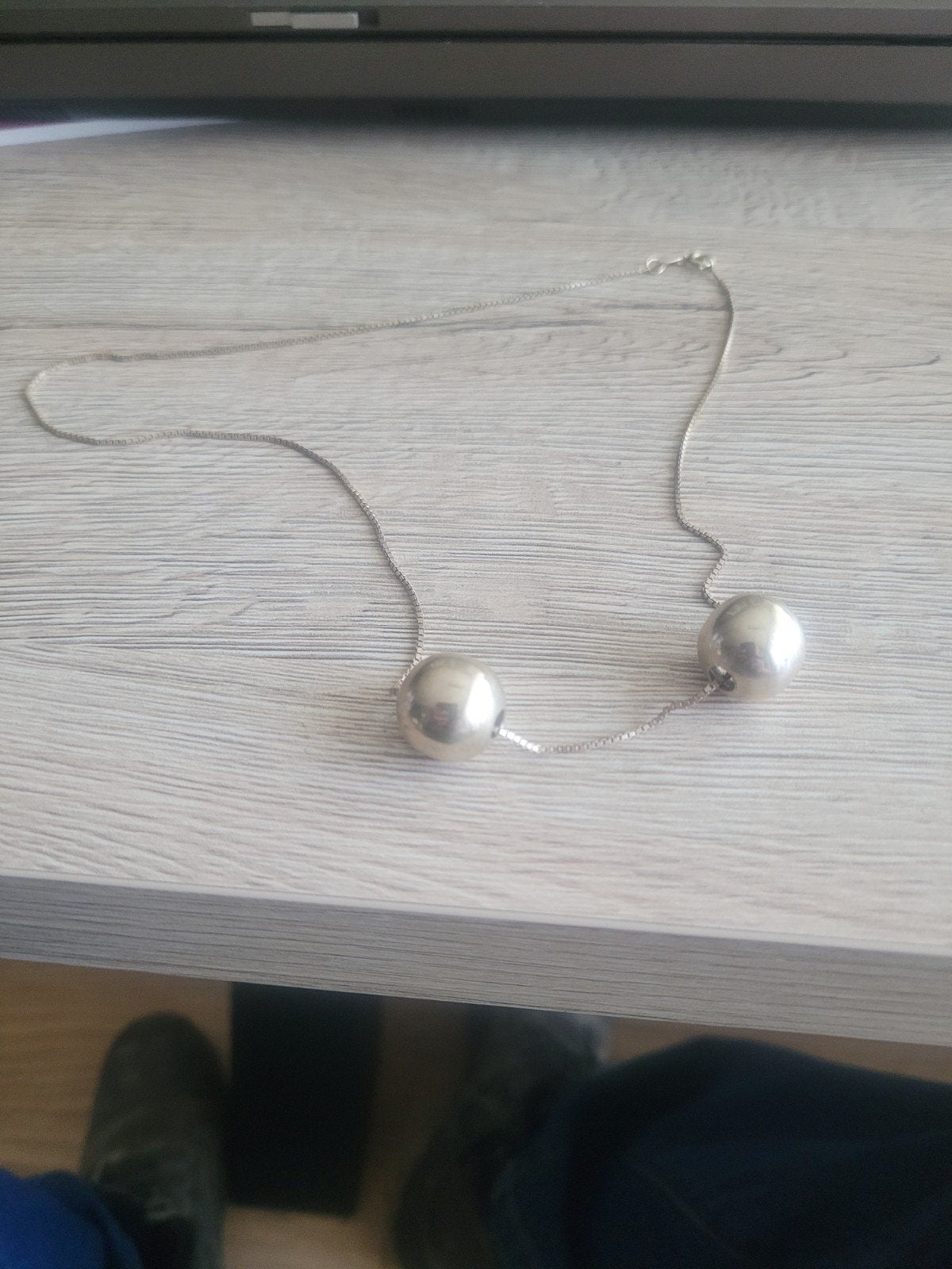 Zilveren ketting met twee bollen - A835, Ophalen, Met hanger, Gebruikt, Zilver