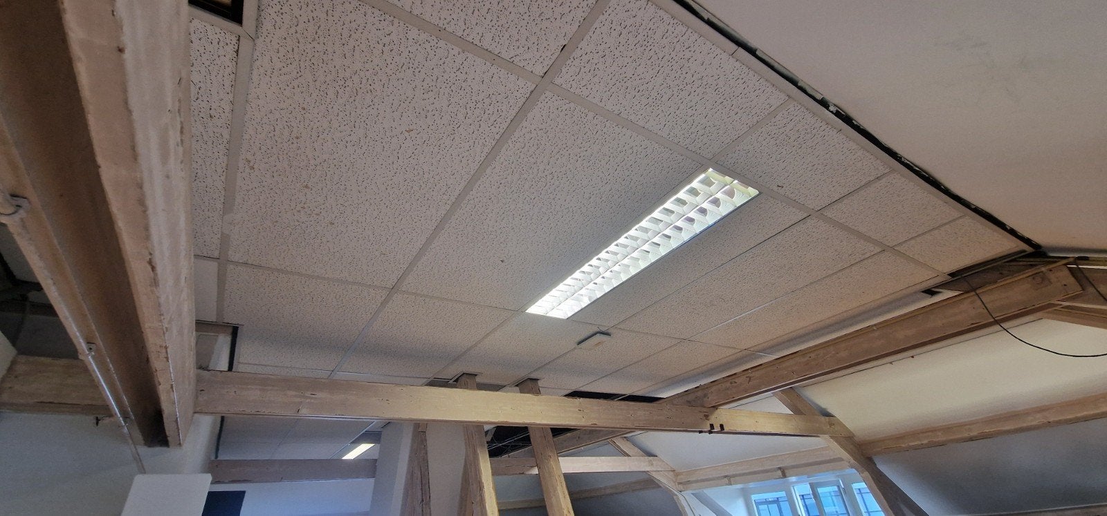 Systeemplafondplaten, ophangsysteem en lichtbakken, Ophalen, Zo goed als nieuw, Overige materialen, 20 tot 50 mm