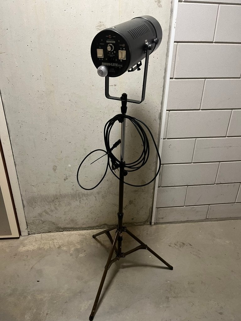 Studiolamp Bowens Monolite 800E met Statief antiek, Antiek en Kunst, Ophalen of Verzenden