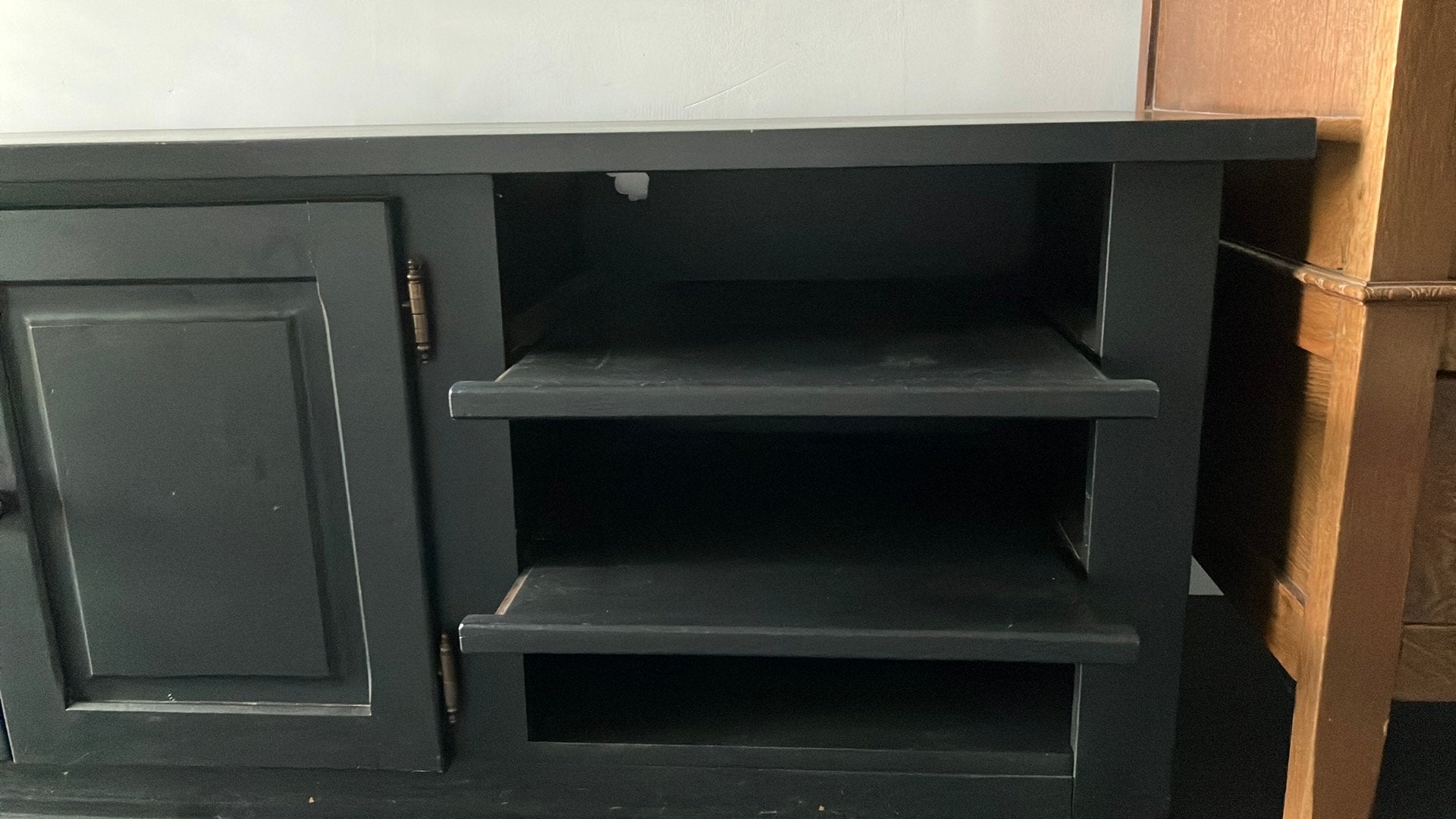 Tv-Kast lengte 1.40 breedte 0.50 hoogte 0.55 kleur zwart, Ophalen, Zo goed als nieuw, 25 tot 50 cm, Minder dan 100 cm