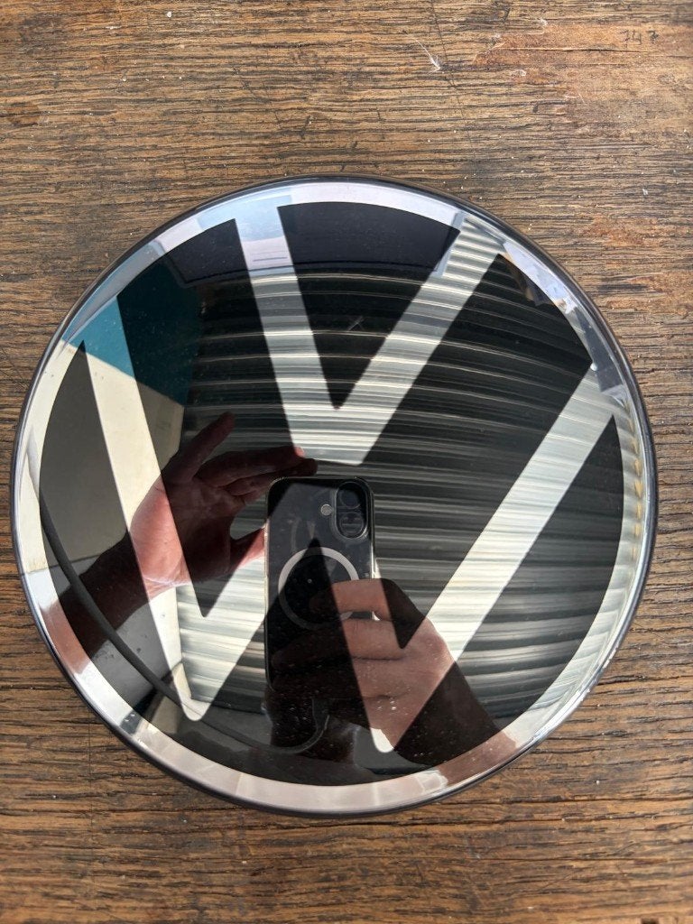 VW Tiguan 5NA Facelift Logo Grille Glas ACC, Gebruikt, Ophalen of Verzenden, Bumper, Volkswagen