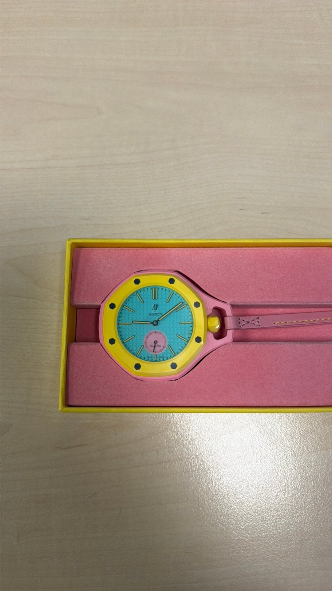 AP x Swatch OTG Roz ( Ruil aangeboden ), Sieraden, Tassen en Uiterlijk, Horloges | Kinderen, Ophalen, Nieuw, Roze, Jongen of Meisje