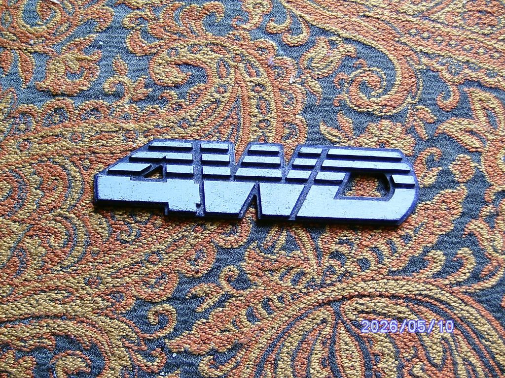 4WD vier wheel drive embleem kunststof 12 x 3 cm Engels, Ophalen of Verzenden, Gebruikt, Land Rover