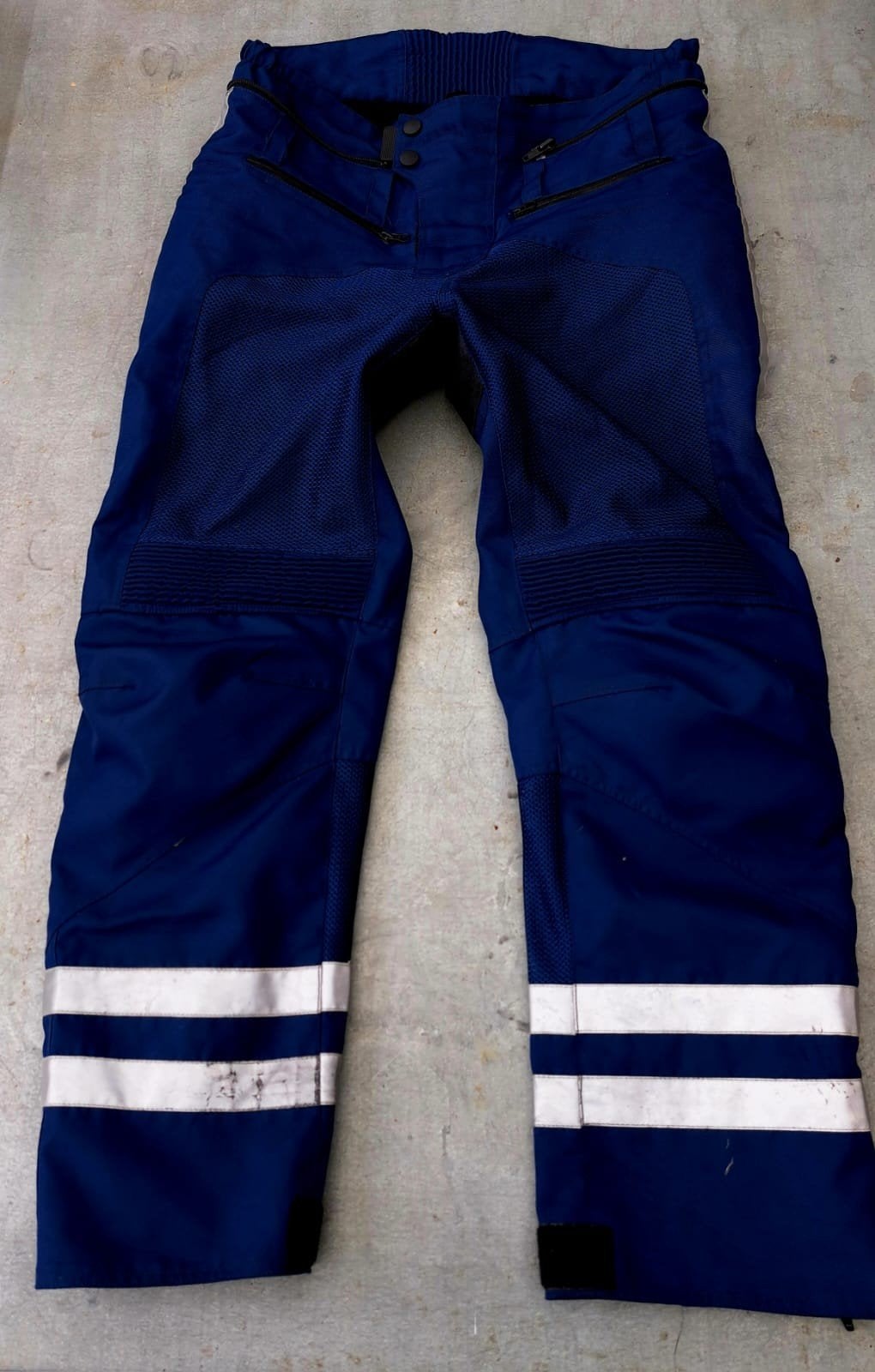 Damen doorwaai motorbroek - Politie/KMAR/Rijschool model, Motoren, Kleding | Motorkleding, Heren, Damen Leathers, Ophalen of Verzenden