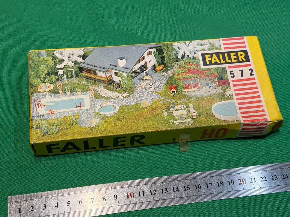 Faller HO 572 Zwembad met Huisje Bouwpakket, Hobby en Vrije tijd, Ophalen of Verzenden, Gebruikt, Brug, Tunnel of Gebouw, Overige merken