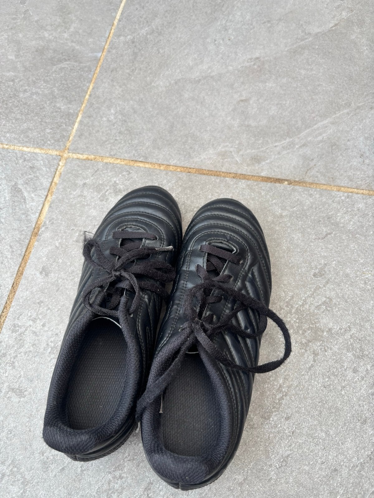 Zwarte Voetbalschoenen Maat 36, Sport en Fitness, Voetbal, Ophalen of Verzenden, Gebruikt, Schoenen
