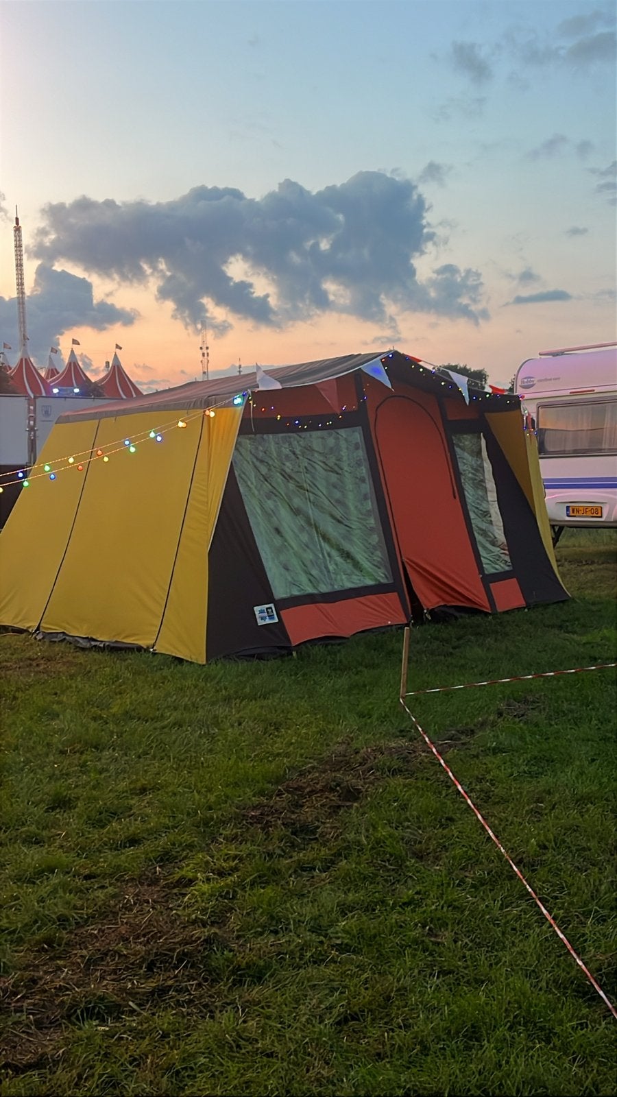 Vintage tent met twee slaapkabines - perfect voor festivals!, Ophalen, Gebruikt, Tot en met 4